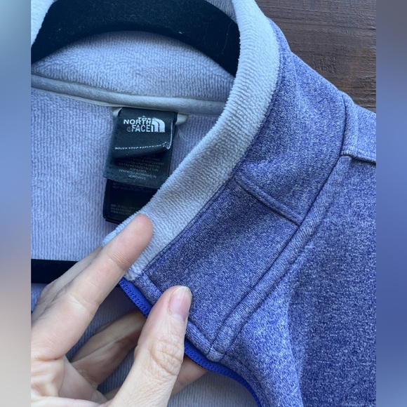 The North Face Fleece Jacket - Picture 6 of 12